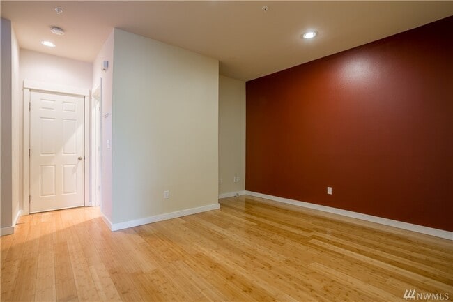 Photo - 3500 E Lake Sammamish Pky SE