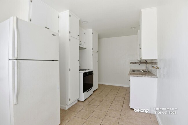 Photo - 1112 W 92nd St