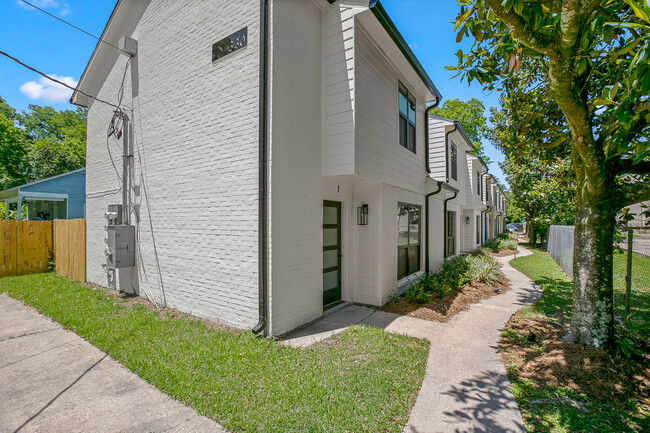 Zurqui on Fox Run - Zurqui on Fox Run Apartments