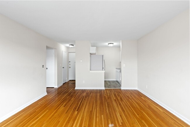 20 W Church St