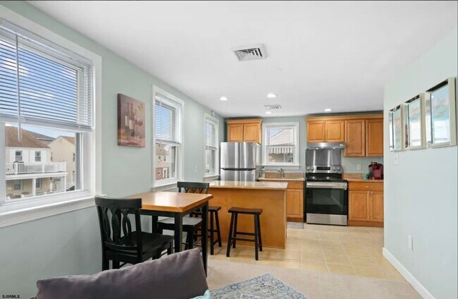 Photo - 303 N Wilson Ave Unit B