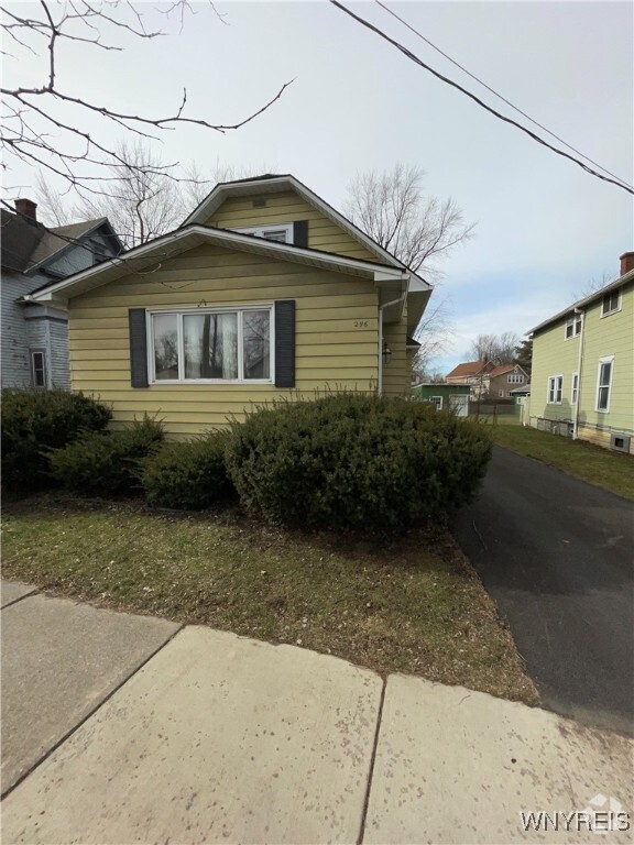 Building Photo - 296 Delaware St Rental