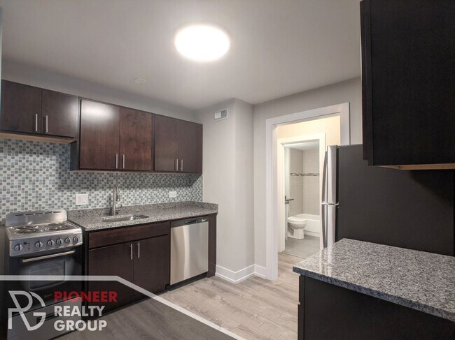 445 W Wellington Ave Unit W445-01D
