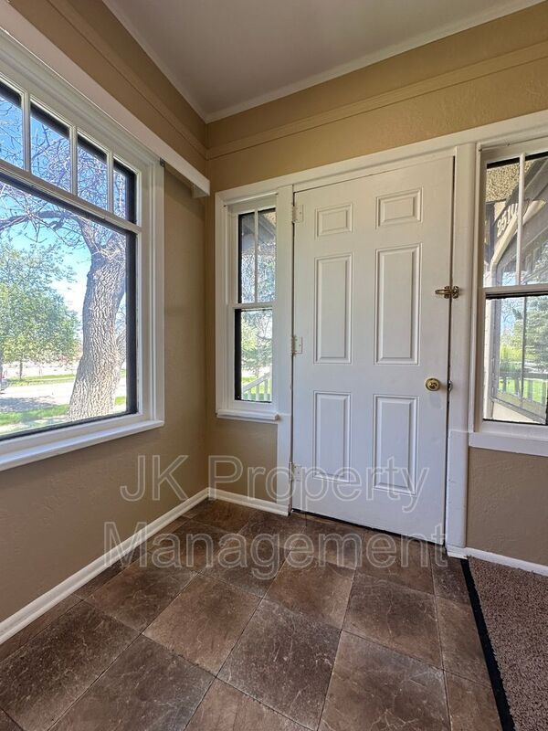 Photo - 2510 2nd Ave N