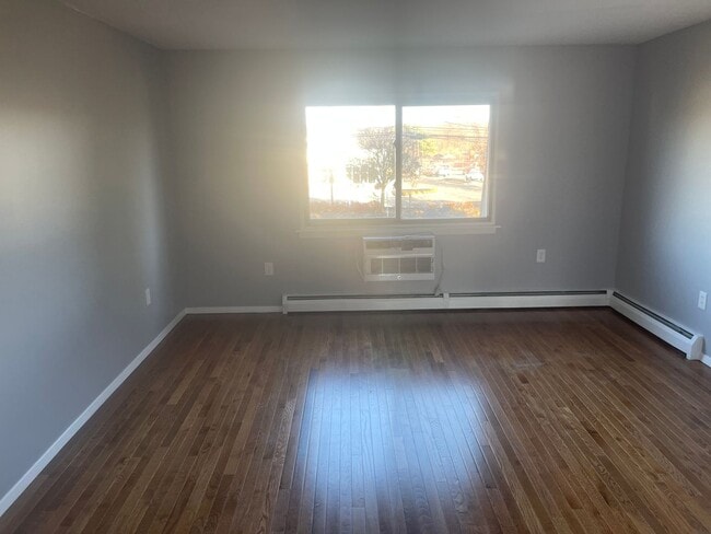 818-826 Pine St. - Red Pod