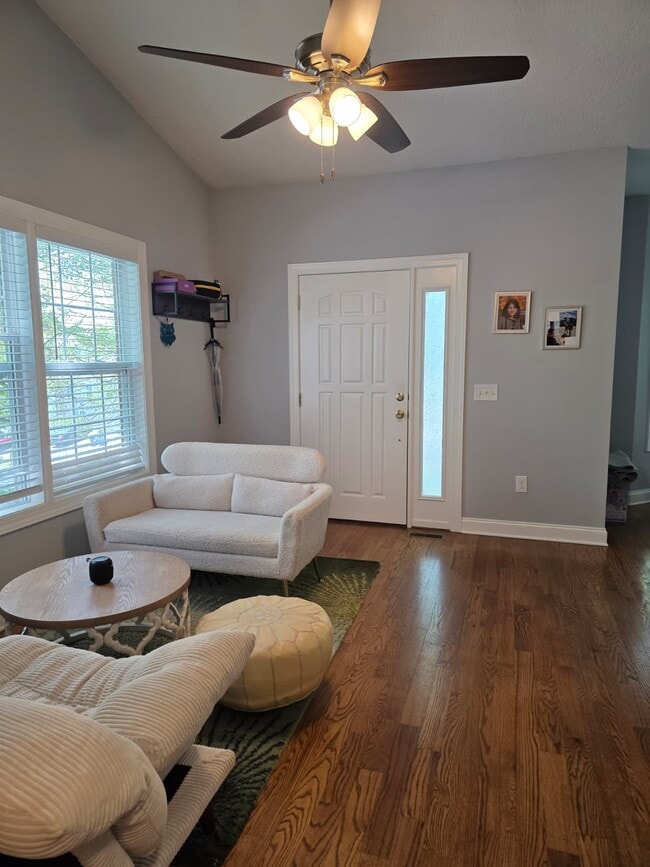 Photo - 1415 Providence Blvd