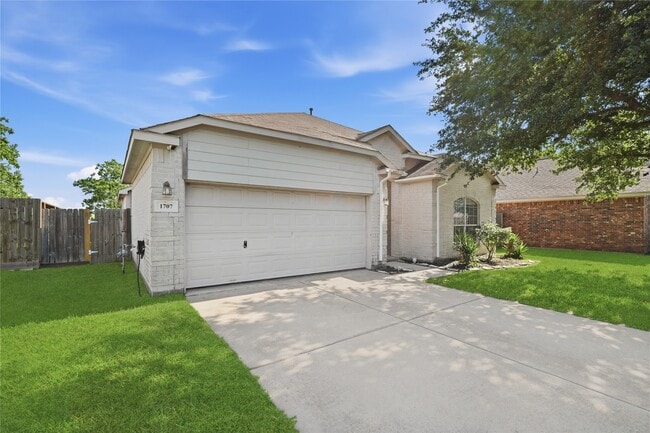 Photo - 1707 E Highlands Crossing