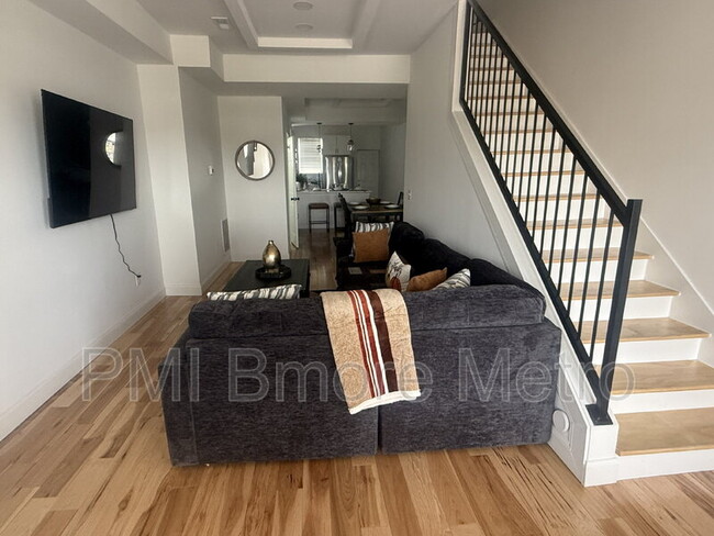 Photo - 1756 E North Ave