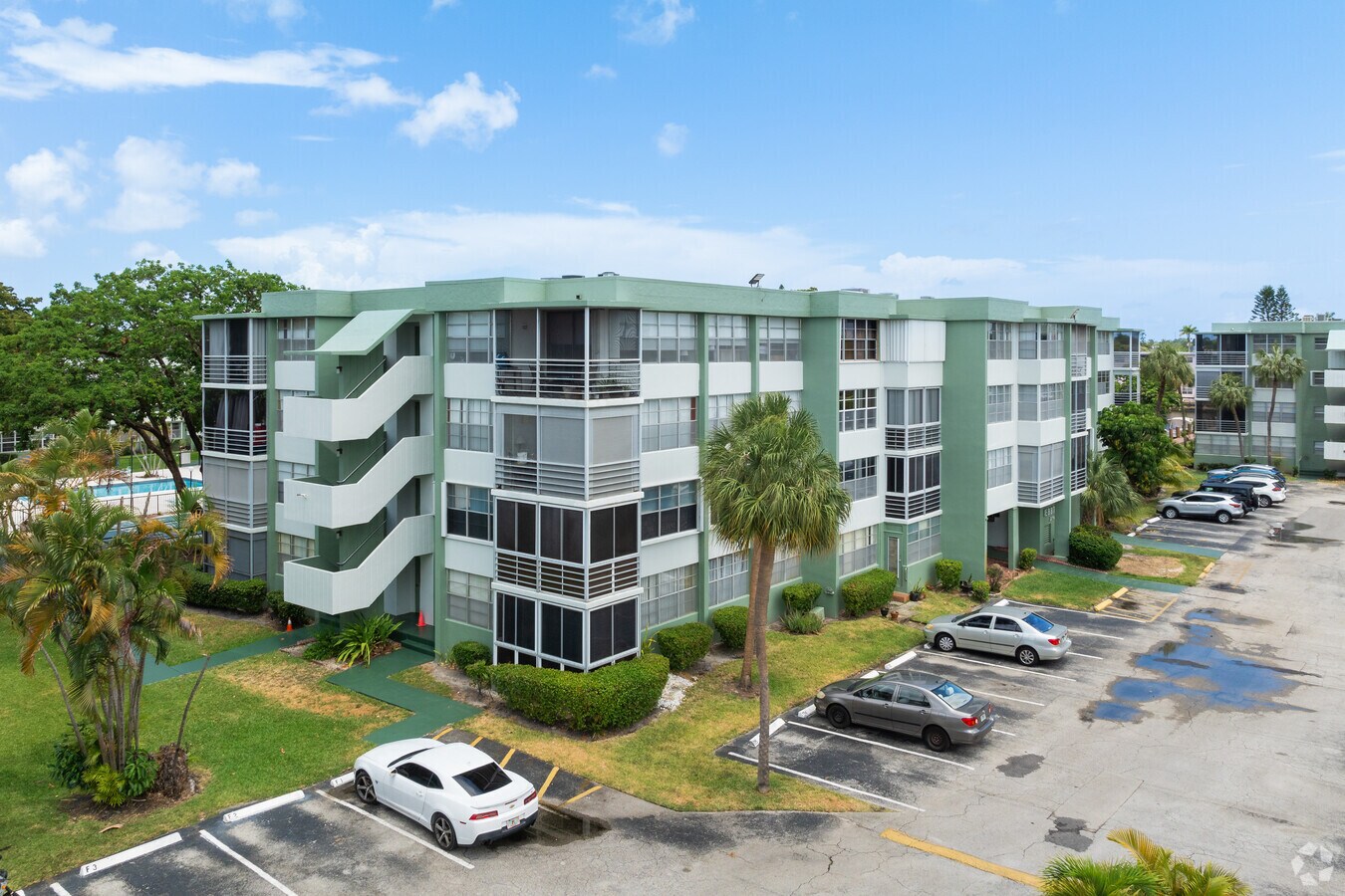 Primaria - Watergate Condominiums