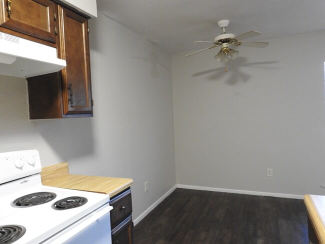 Photo - 2303 Elm Ave Unit 2