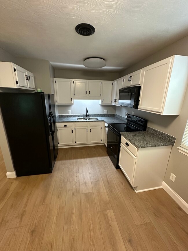 Building Photo - 54 S 33rd St Rental