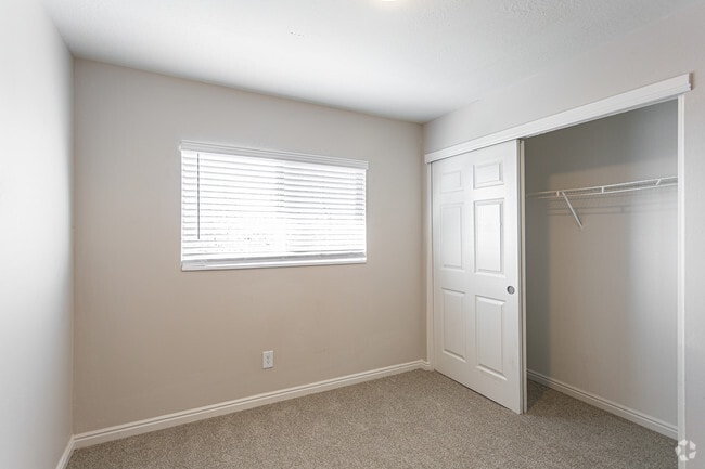 2BR, 1BA - 672 SF - Mountain Run Apartment Homes