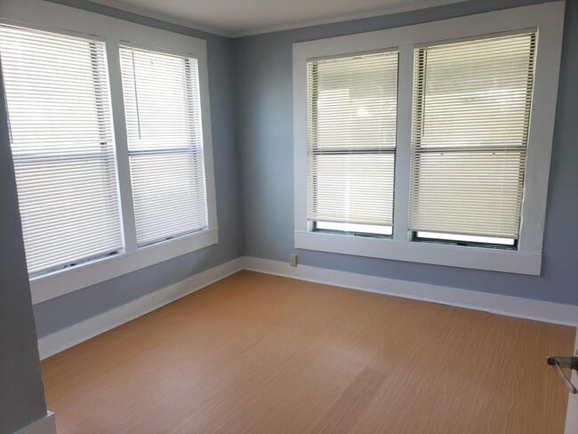 Photo - 2123 E 3rd St