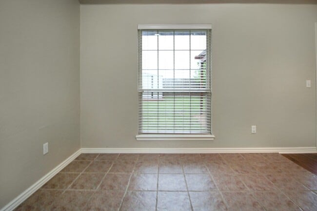 2111 Scissortail Landing Dr