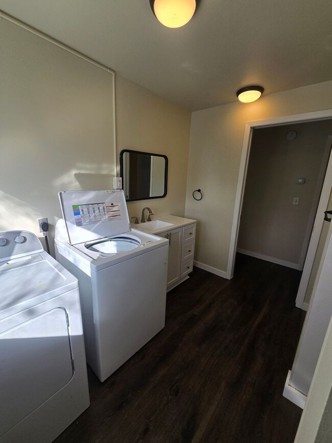 Photo - Amazing 3 bed with option for 4th bedroom ...