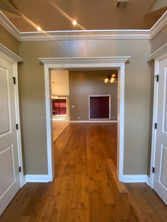 Photo - 4301 Kenilworth Cir