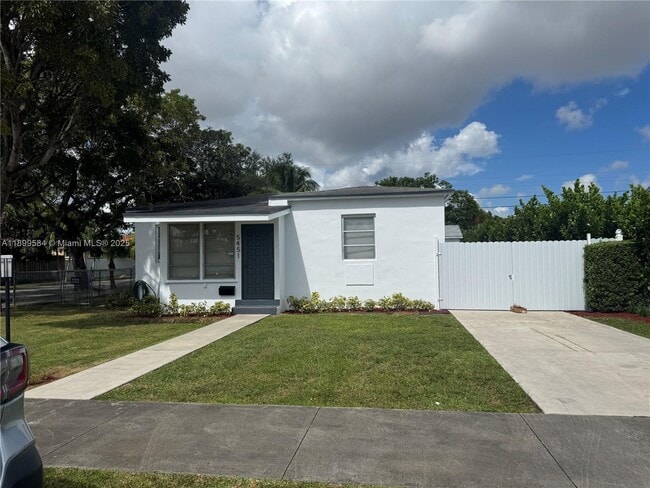 Photo - 5451 SW 6th St
