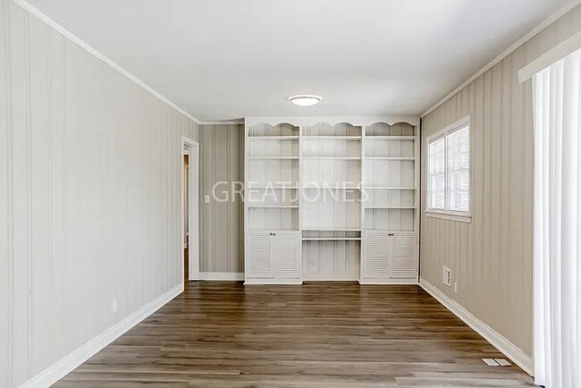 Photo - 1155 Darlington Dr