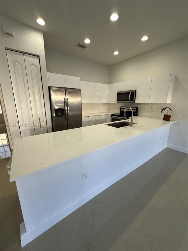 Photo - 14623 SW 7th St