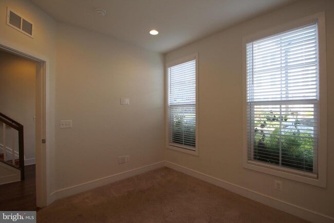 Building Photo - 6707 Upland Mnr Dr