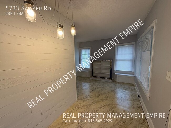 Photo - 5733 Sawyer Rd