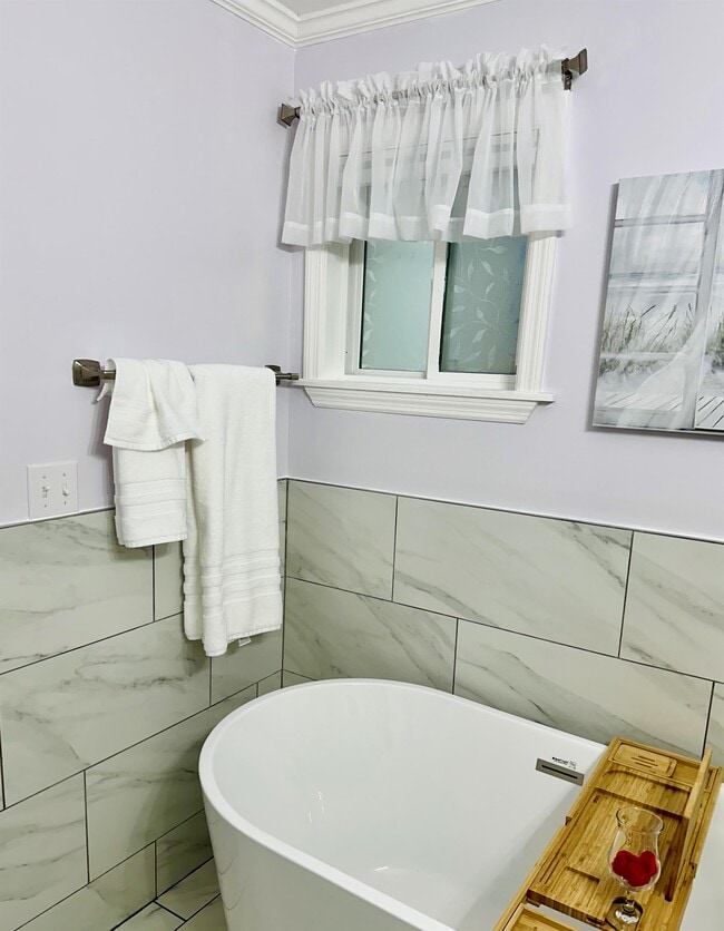 Photo - 325 Pendleton St NW