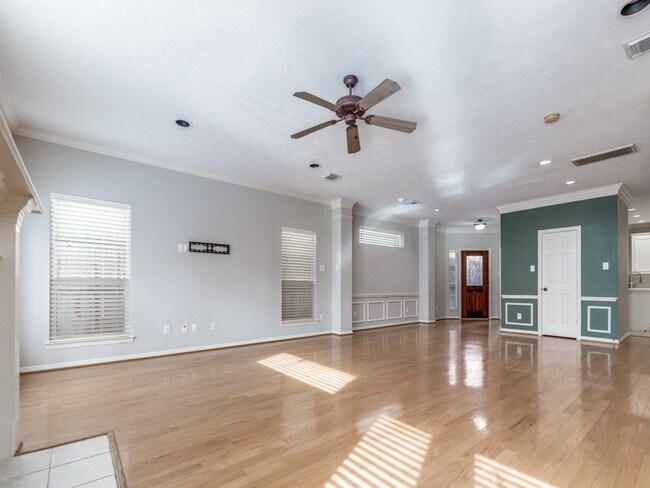 Photo - 5413 Nolda St