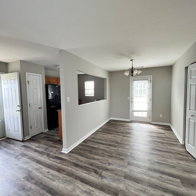 Photo - 6438 Swallowtail Dr