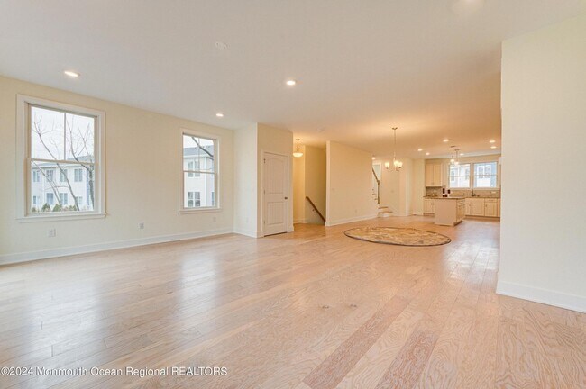 Photo - 8 Raritan Ave