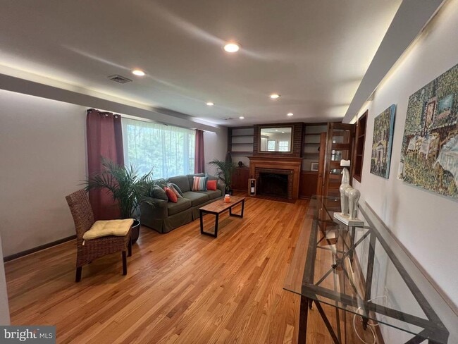 Photo - 5472 Merry Oaks Rd