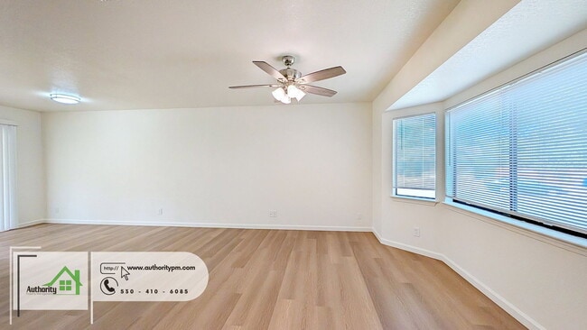 Photo - 1027 Goodview Way