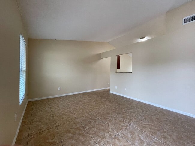 Photo - 2612 Adela Ave