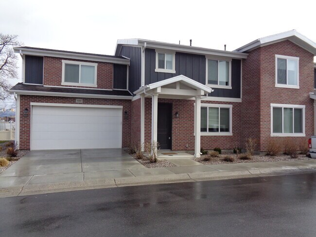Photo - 644 E Fort Union Blvd Townhome