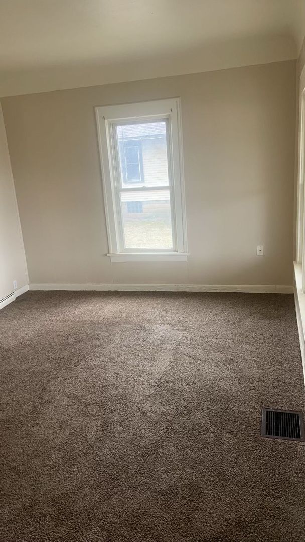 Building Photo - 15286 S Telegraph Rd Unit 15286 S Telegraph Rd #1 Rental