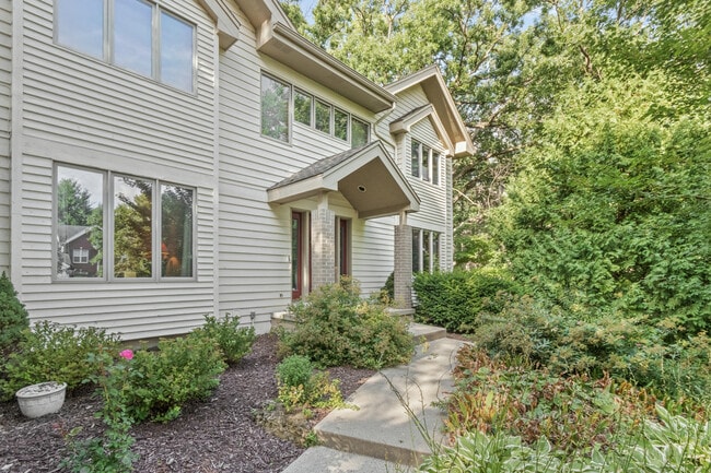 Photo - 7126 New Washburn Way
