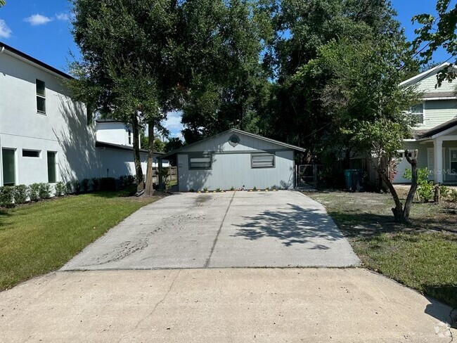 Building Photo - 939 Pine Grove Ave Rental