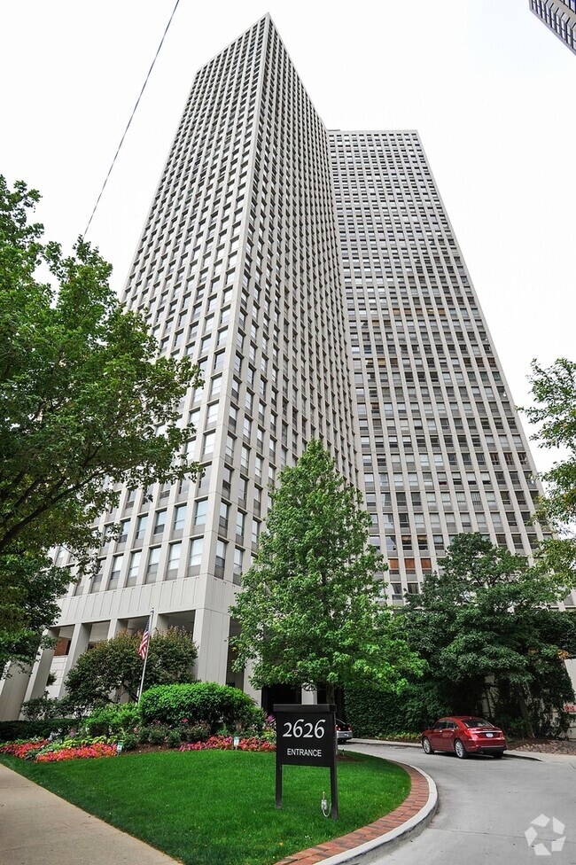 Building Photo - 2626 N Lakeview Ave Unit 3806 Rental