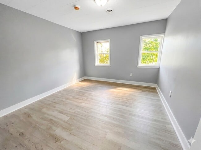 Photo - 754 E 14th St Unidad 2