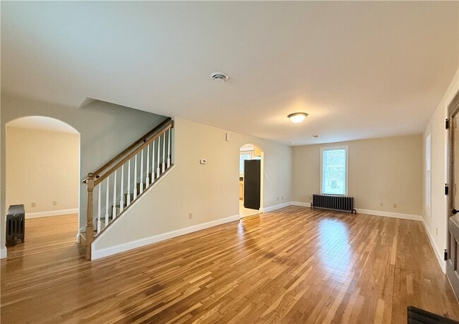 Photo - 206 E 11th St