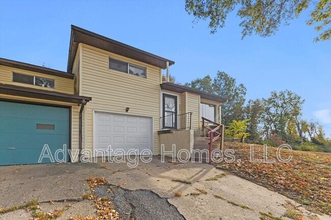 Photo - 805 N 70th St