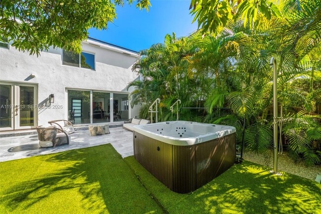 Photo - 3166 Royal Palm Ave