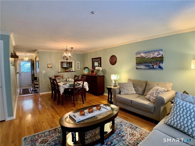 Photo - 64 E Gate Ln