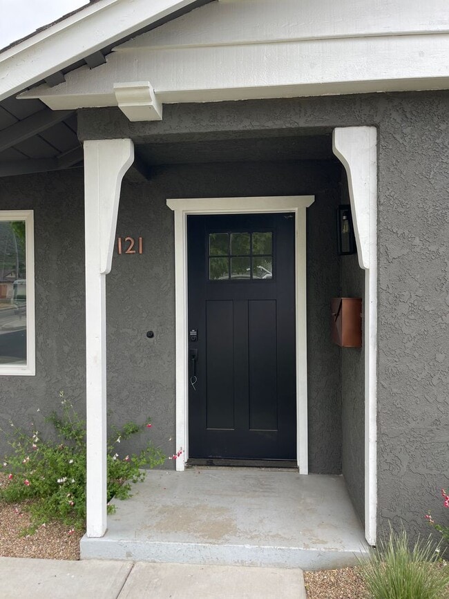 121 Huntington Pl