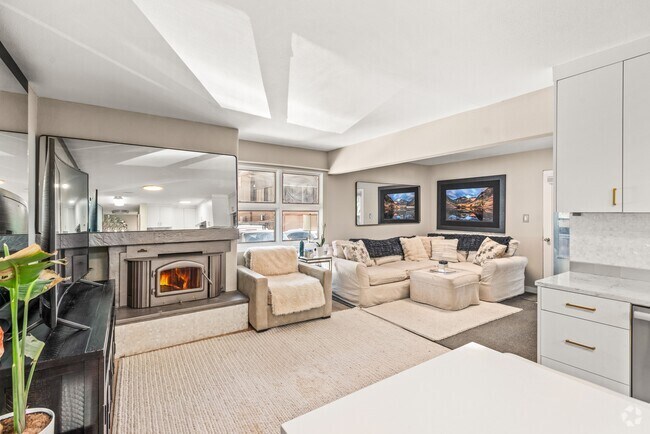 Building Photo - 250 S Original St Unit E Rental