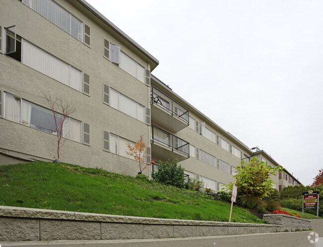 Photo - Royal Ridge Apartments