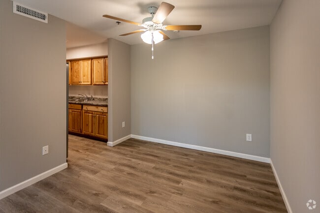 2 BR, 1.5 BA - 1,000SF