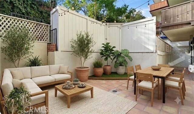 Building Photo - 107 S Beverly Glen Blvd Unit 107