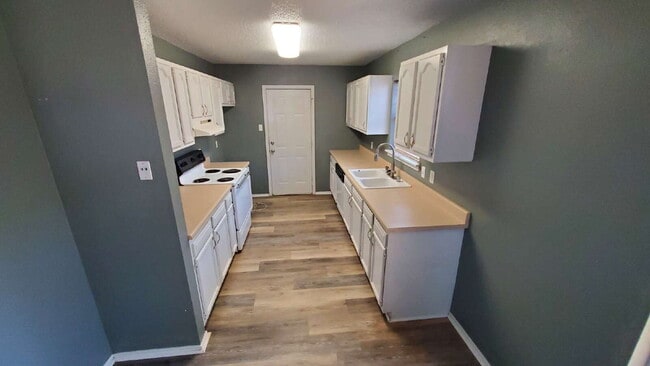 Photo - "Charming 3-Bed, 2-Bath Home in Lubbock with 1150 Sq Ft of Comfortable Living Space!"
