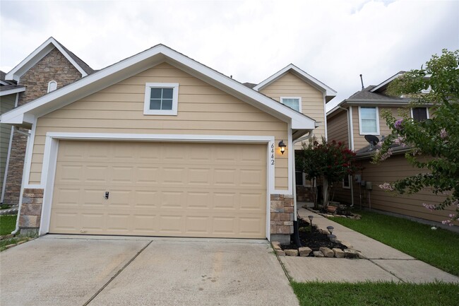 Photo - 6442 Wilshire Lakes