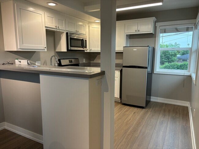 Photo - 2145 Scott St Unit 4